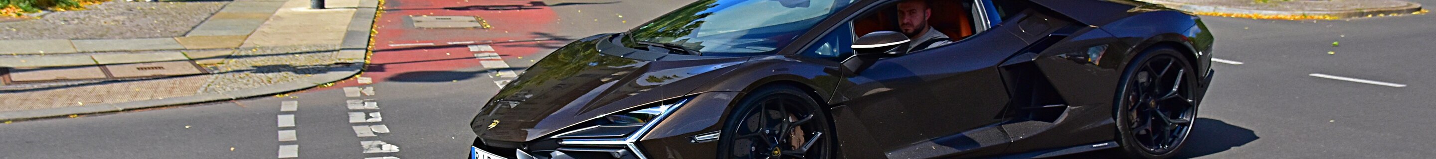 Lamborghini Revuelto