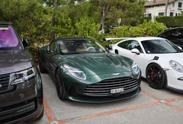 Aston Martin DB12 Volante