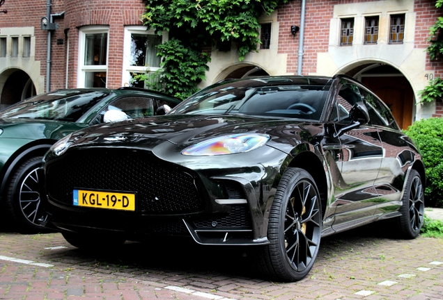 Aston Martin DBX S