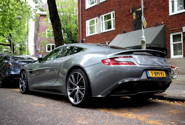 Aston Martin Vanquish 2013