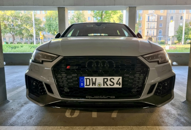 Audi RS4 Avant B9