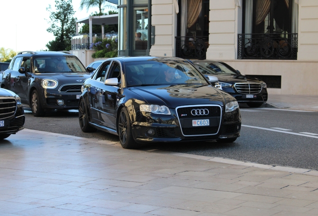 Audi RS4 Sedan
