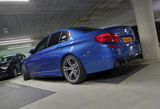 BMW M5 F10 2011