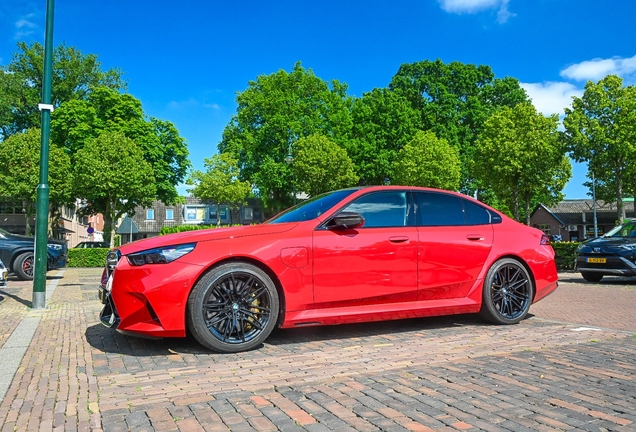 BMW M5 G90