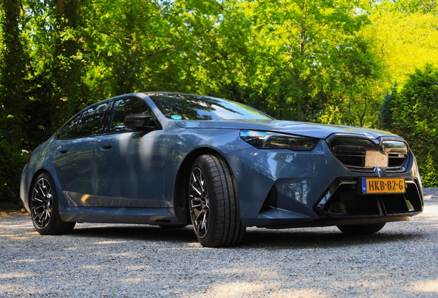 BMW M5 G90