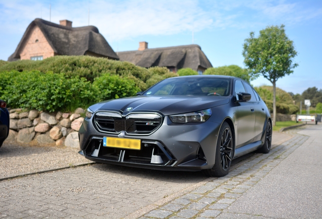 BMW M5 G90