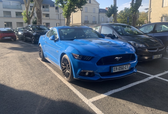 Ford Mustang GT 2015 Blue Edition