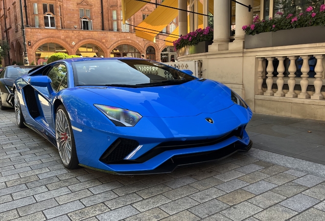 Lamborghini Aventador S LP740-4