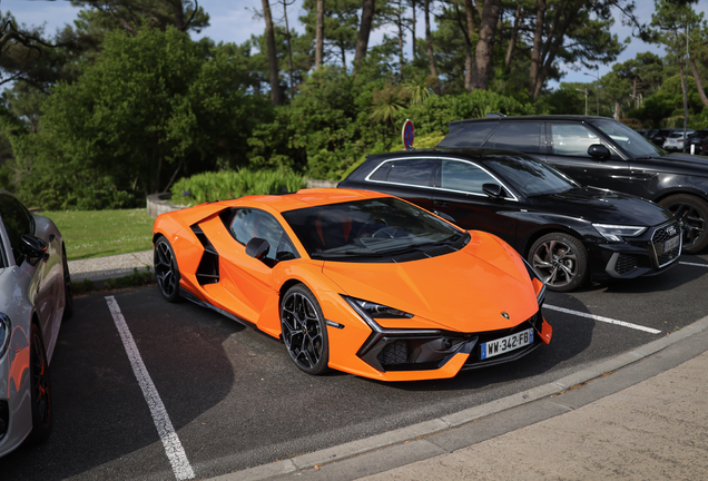 Lamborghini Revuelto