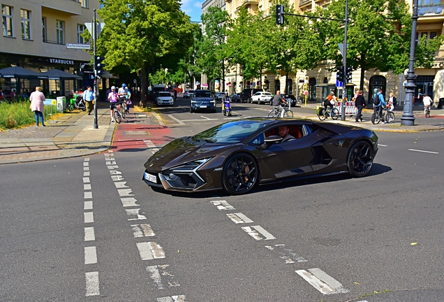 Lamborghini Revuelto