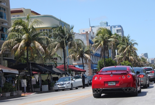 Nissan GT-R 2011