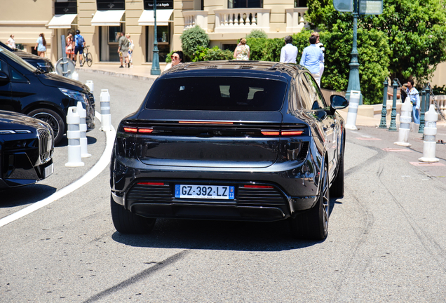 Porsche Macan EV Turbo