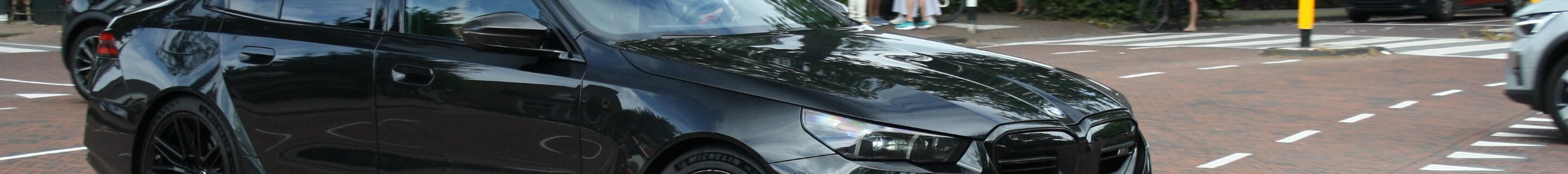 BMW M5 G90