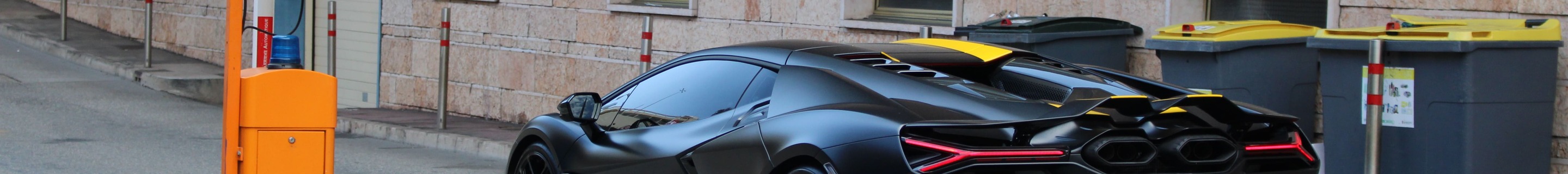 Lamborghini Revuelto
