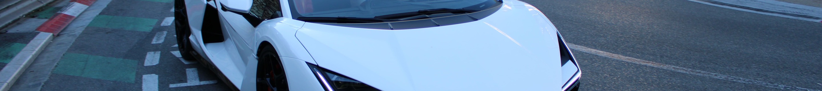 Lamborghini Revuelto
