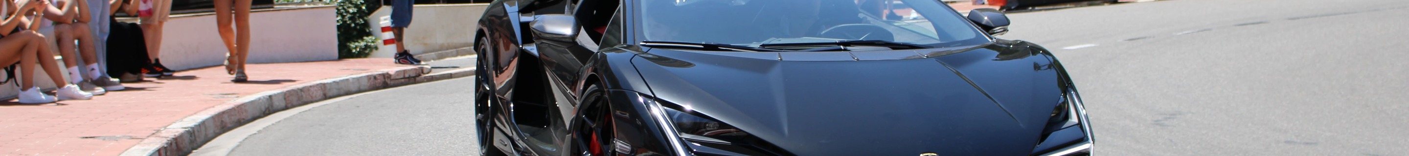Lamborghini Revuelto