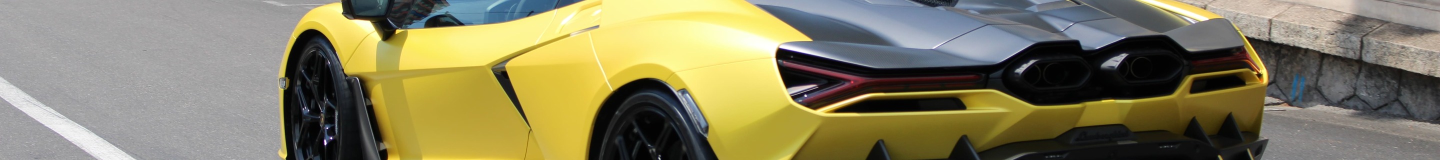 Lamborghini Revuelto