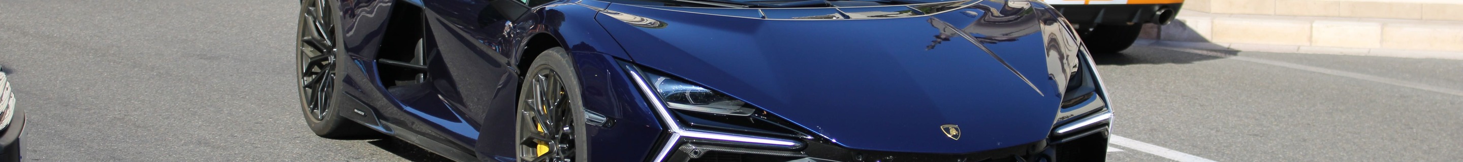 Lamborghini Revuelto