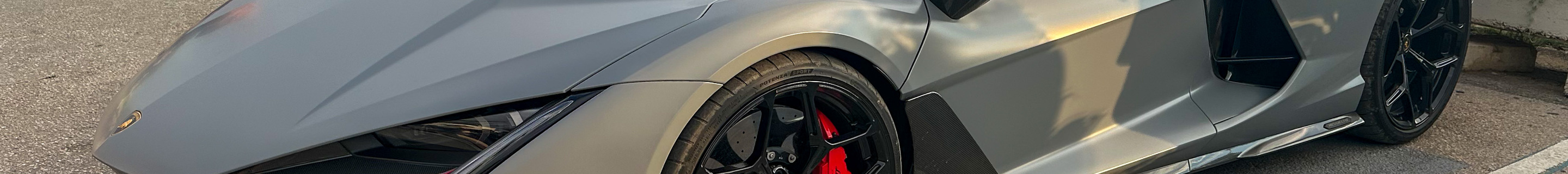 Lamborghini Revuelto