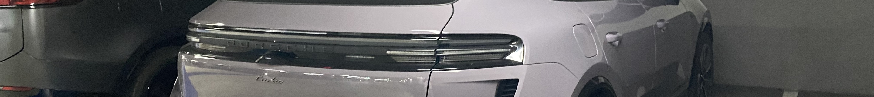 Porsche Macan EV Turbo