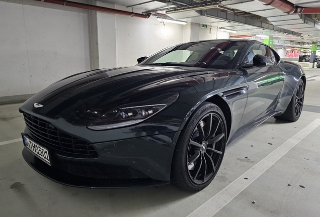 Aston Martin DB11 AMR