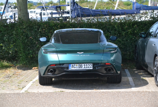Aston Martin DB11