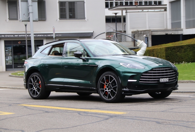 Aston Martin DBX707