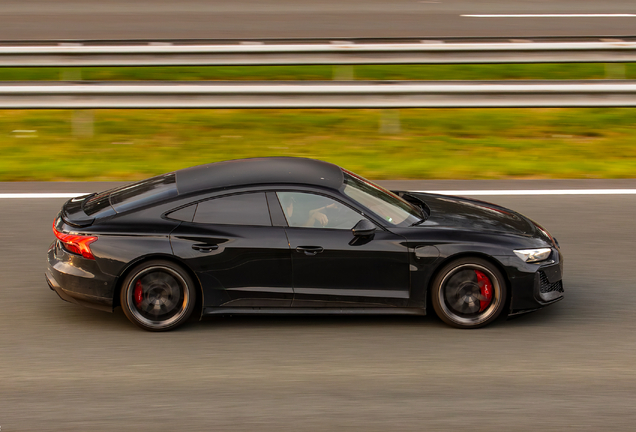 Audi RS E-Tron GT 2025