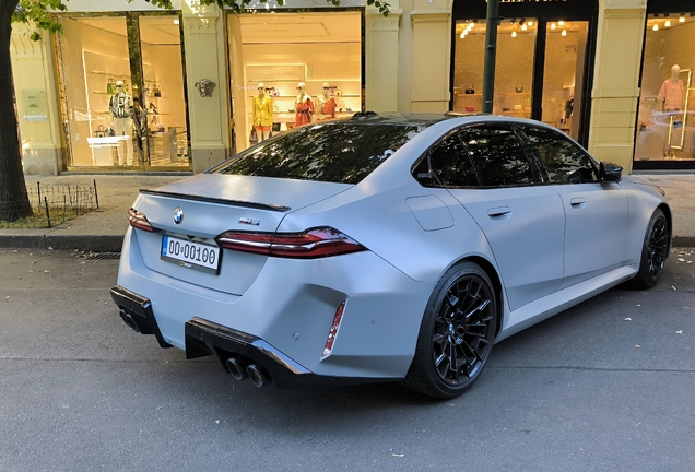 BMW M5 G90