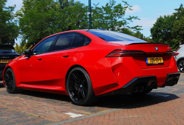BMW M5 G90