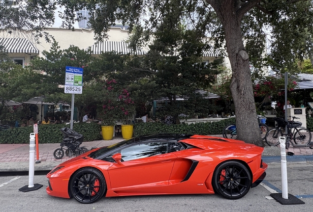 Lamborghini Aventador LP700-4 Roadster