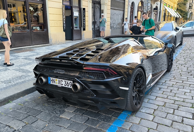 Lamborghini Huracán LP640-4 EVO Spyder