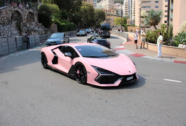 Lamborghini Revuelto