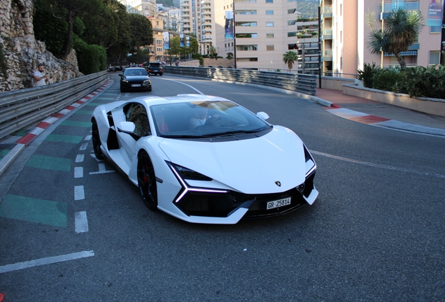 Lamborghini Revuelto
