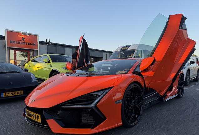 Lamborghini Revuelto