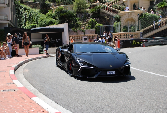 Lamborghini Revuelto