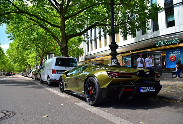 Lamborghini Revuelto