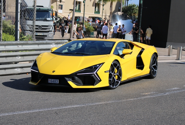 Lamborghini Revuelto