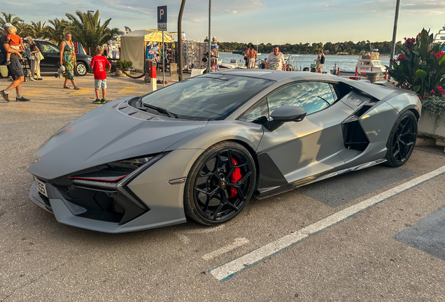 Lamborghini Revuelto