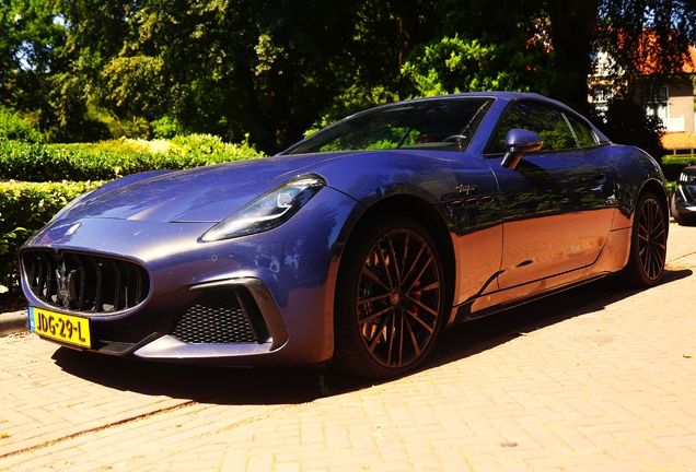 Maserati GranCabrio Trofeo
