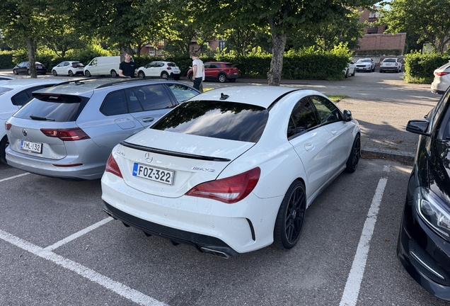 Mercedes-Benz CLA 45 AMG C117
