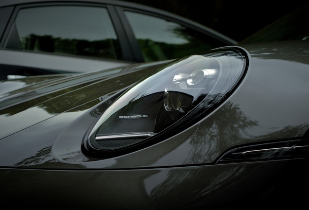 Porsche 992 Carrera 4S Cabriolet MkI