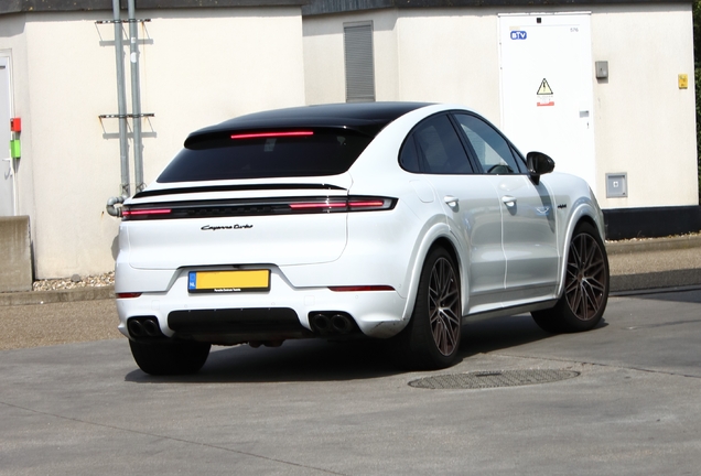 Porsche 9YA Cayenne Turbo E-Hybrid