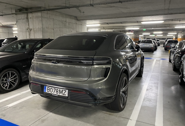 Porsche Macan EV Turbo