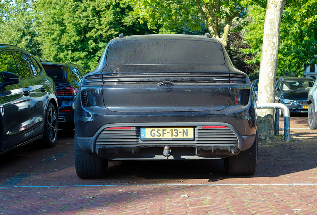Porsche Macan EV Turbo