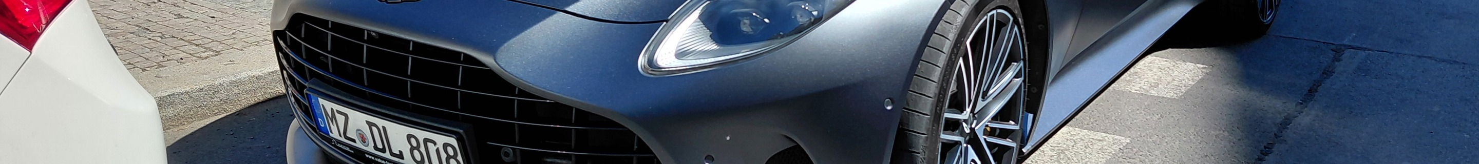 Aston Martin DB12