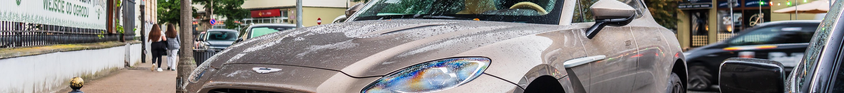 Aston Martin DBX