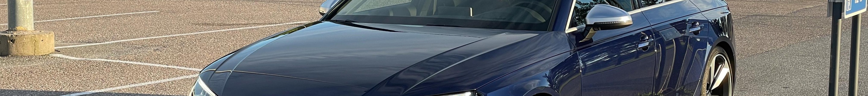Audi RS4 Avant B9