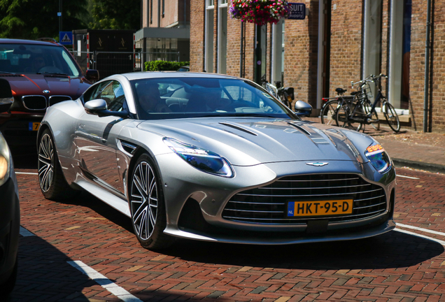 Aston Martin DB12