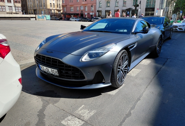 Aston Martin DB12